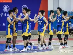 Jiuyou Sports-包含橄榄球夜战:塞北天虎队读秒扳平闽南霹雳队,主帅临场妙招年轻人站出来了的词条